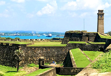 Ancient columns icon